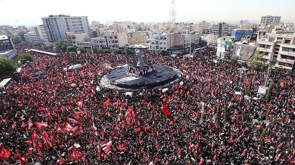 گزارش تصویری تشییع پیکر رهبر شهید در تهران/۶
