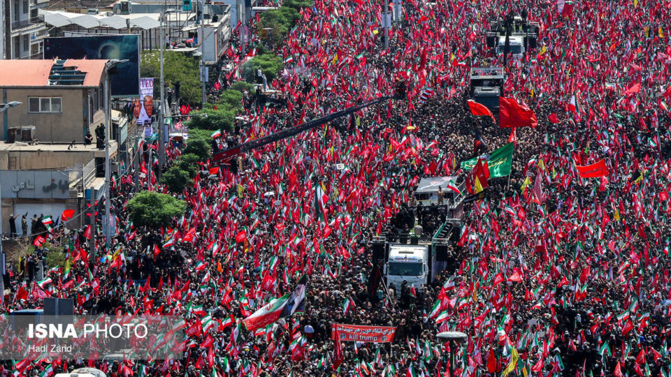 گزارش تصویری تشییع پیکر رهبر شهید در تهران/۷