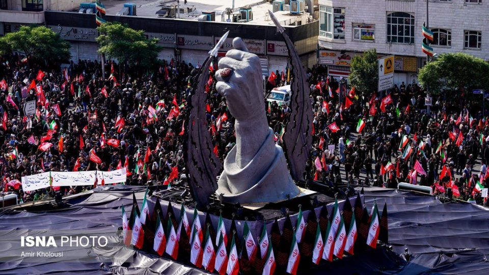 گزارش تصویری تشییع پیکر رهبر شهید در تهران/۷