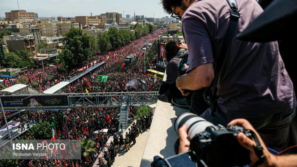 گزارش تصویری تشییع پیکر رهبر شهید در تهران/۷