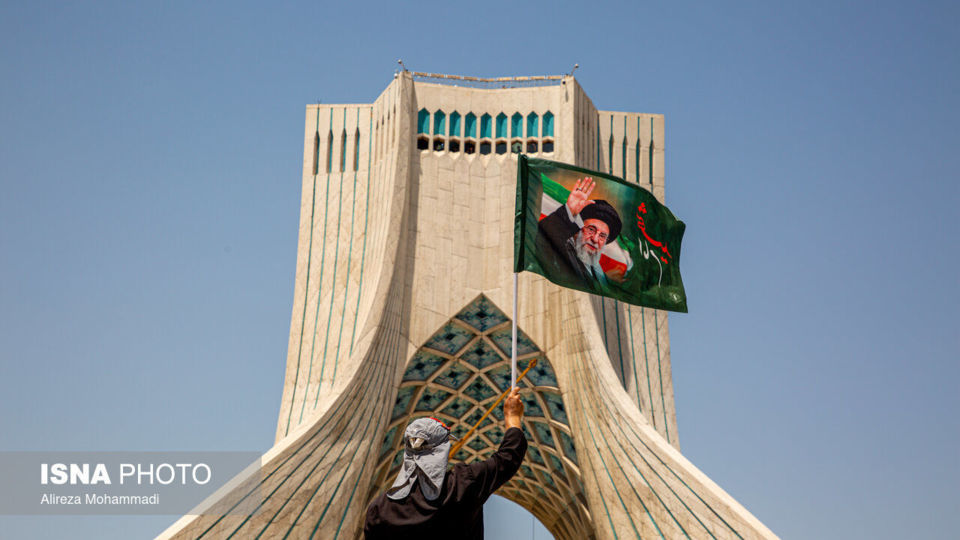 گزارش تصویری تشییع پیکر رهبر شهید در تهران/۷