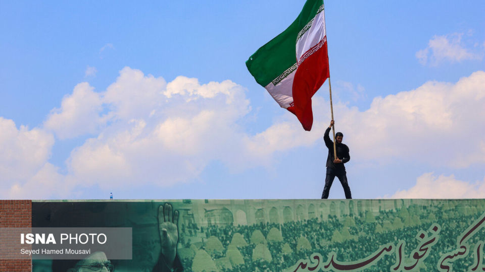گزارش تصویری تشییع پیکر رهبر شهید در تهران/۷