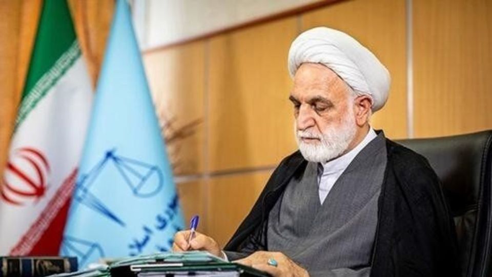 نامه محسنی اژهای به محضر رهبر انقلاب در پاسخ به تمدید دوره ریاست خود بر دستگاه قضا نامه محسنی اژهای به محضر رهبر انقلاب در پاسخ به تمدید دوره ریاست خود بر دستگاه قضا