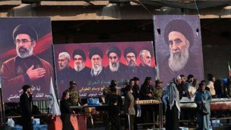 پیکر رهبر شهید وارد نجف شد+ فیلم پیکر رهبر شهید وارد نجف شد+ فیلم
