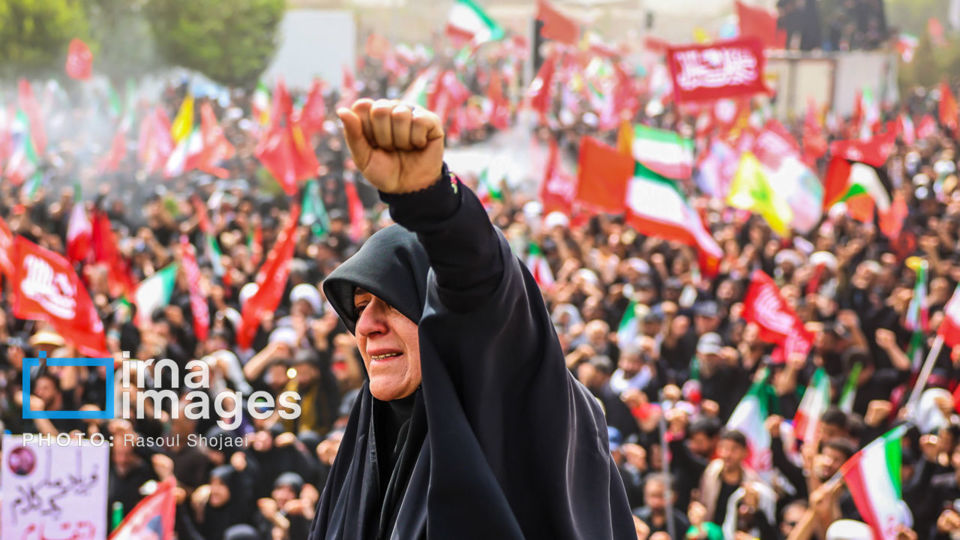 مراسم تشییع پیکر مطهر رهبر شهید انقلاب در قم 
