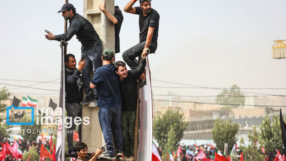 مراسم تشییع پیکر مطهر رهبر شهید انقلاب در قم 