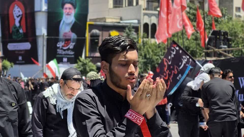 مشهد در آستانه مراسم تشییع پیکر رهبر شهید
