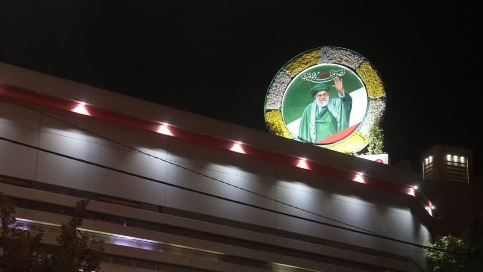 نخستین المانهای ویژه رهبر شهید در مشهد نصب شد نخستین المانهای ویژه رهبر شهید در مشهد نصب شد