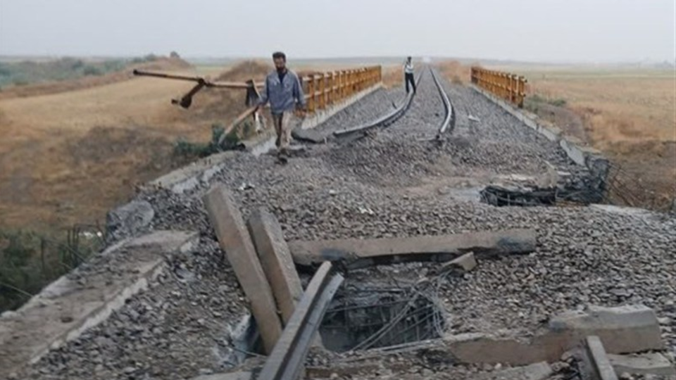 عملیاتیشدن مسیر ریلی آق تکهخان/ توطئه دشمن خنثی شد عملیاتیشدن مسیر ریلی آق تکهخان/ توطئه دشمن خنثی شد