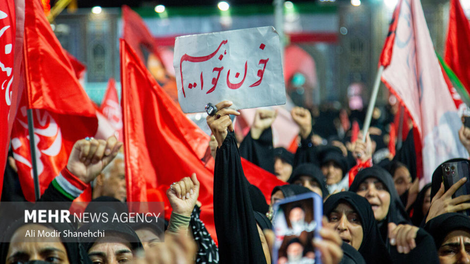 دومین شب بزرگداشت رهبر شهید انقلاب در حرم امام رضا (ع)