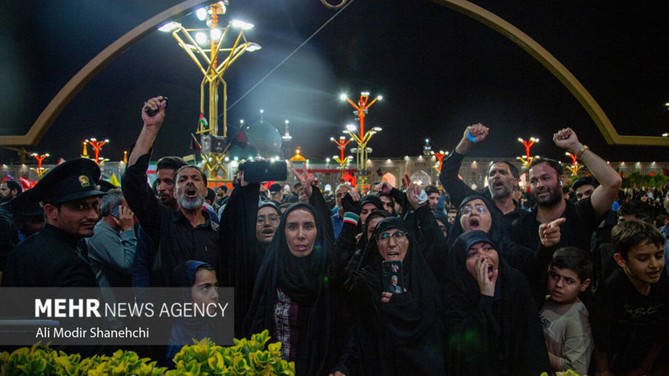 دومین شب بزرگداشت رهبر شهید انقلاب در حرم امام رضا (ع)