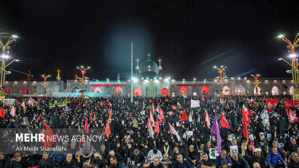 دومین شب بزرگداشت رهبر شهید انقلاب در حرم امام رضا (ع)