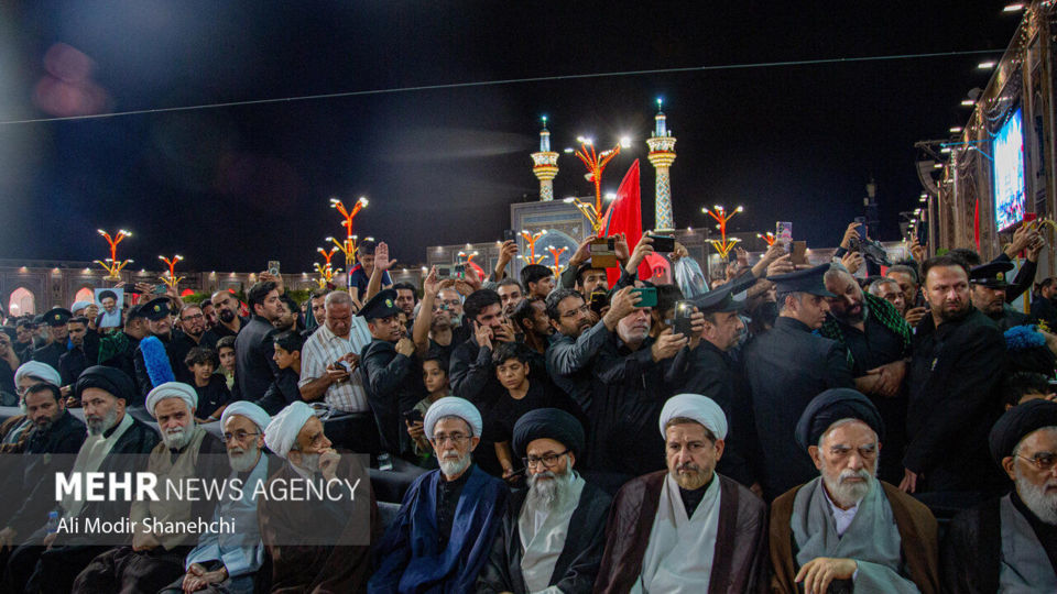 دومین شب بزرگداشت رهبر شهید انقلاب در حرم امام رضا (ع)