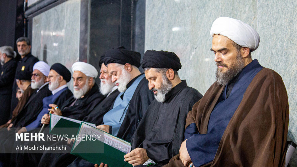 دومین شب بزرگداشت رهبر شهید انقلاب در حرم امام رضا (ع)