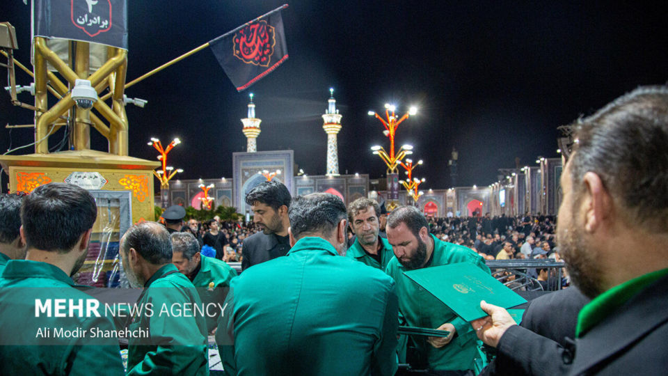 دومین شب بزرگداشت رهبر شهید انقلاب در حرم امام رضا (ع)