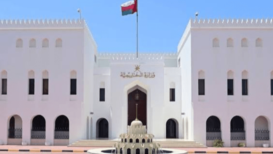 عمان از احضار سفیر ایران خبر داد عمان از احضار سفیر ایران خبر داد