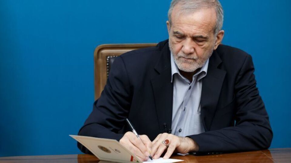 پزشکیان: شیخ حمد بن خلیفه آلثانی نقش مؤثری در گسترش روابط ایران و قطر ایفا کرد پزشکیان: شیخ حمد بن خلیفه آلثانی نقش مؤثری در گسترش روابط ایران و قطر ایفا کرد