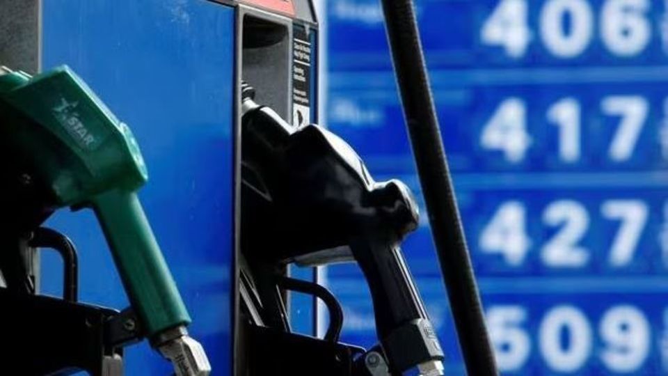 قیمت بنزین در آمریکا از گالنی ۴ دلار گذشت قیمت بنزین در آمریکا از گالنی ۴ دلار گذشت