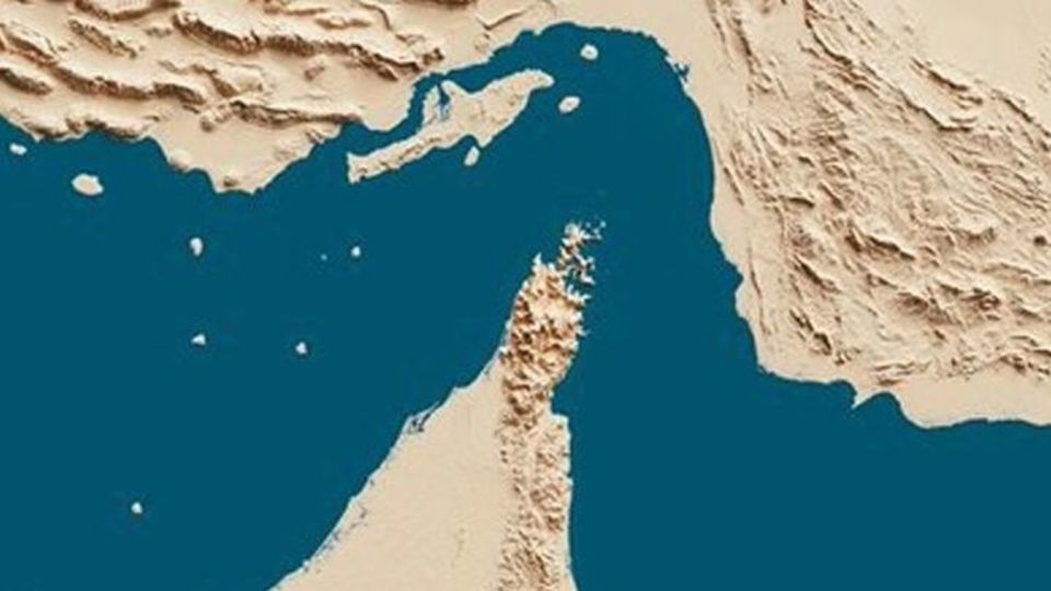 یک کشتی در نزدیکی سواحل امارات هدف قرار گرفت یک کشتی در نزدیکی سواحل امارات هدف قرار گرفت