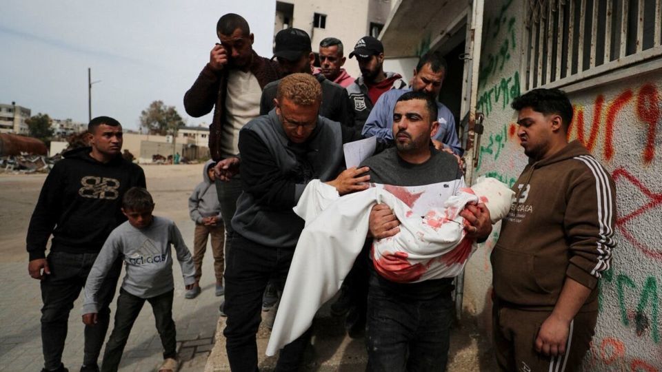 شهادت ۱۰ نفر دیگر در غزه/ شمار کلی شهدا به ۷۳هزار و ۲۹۳ نفر رسید شهادت ۱۰ نفر دیگر در غزه/ شمار کلی شهدا به ۷۳هزار و ۲۹۳ نفر رسید