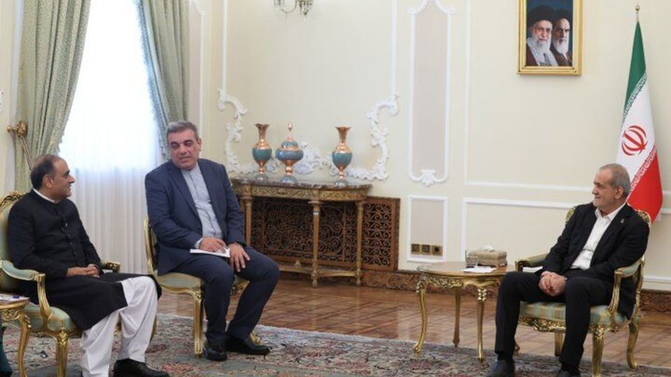 پزشکیان: تلاشهای پاکستان برای تقویت صلح و امنیت منطقهای شایسته تقدیر است پزشکیان: تلاشهای پاکستان برای تقویت صلح و امنیت منطقهای شایسته تقدیر است