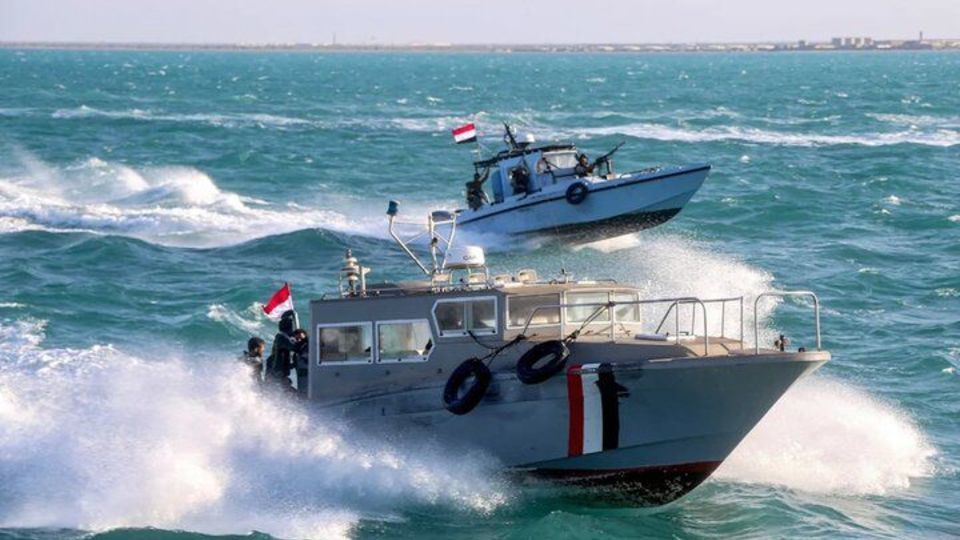 ممانعت یمن از عبور ۱۶ نفتکش سعودی از بابالمندب ممانعت یمن از عبور ۱۶ نفتکش سعودی از بابالمندب