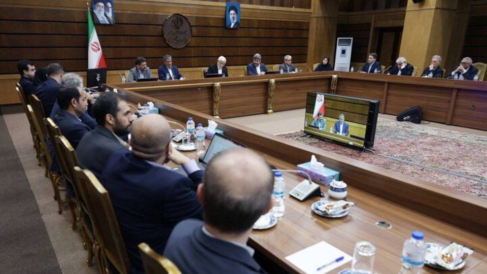 دستور عارف برای تدوین برنامه راهبردی دو سال آینده دولت/ معیشت مردم مهمترین اولویت دستور عارف برای تدوین برنامه راهبردی دو سال آینده دولت/ معیشت مردم مهمترین اولویت