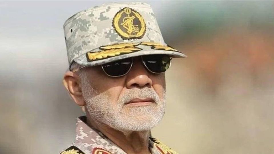 فرمانده قرارگاه خاتم: هرکس خود را سپر آمریکا کند در آتش جنگ میسوزد فرمانده قرارگاه خاتم: هرکس خود را سپر آمریکا کند در آتش جنگ میسوزد