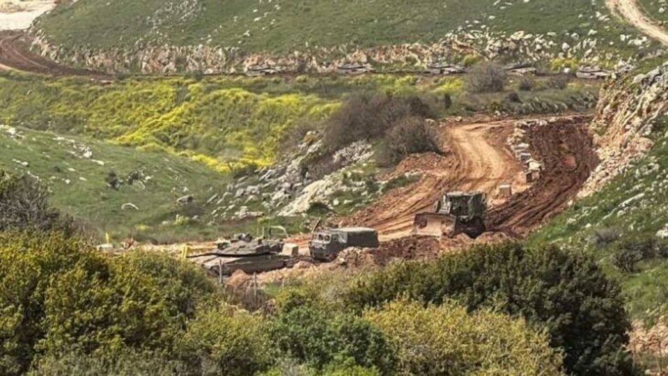 عقبنشینی تیپ ۴۰۱ ارتش رژیم صهیونیستی از جنوب لبنان عقبنشینی تیپ ۴۰۱ ارتش رژیم صهیونیستی از جنوب لبنان