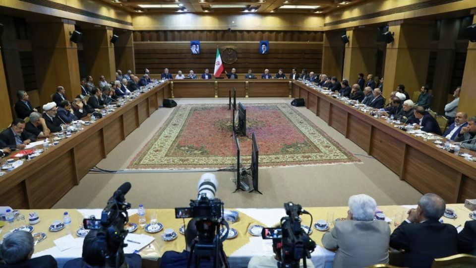 پزشکیان: وفاق ملی مهمترین سرمایه ایران برای عبور از چالشهای پیش رو است پزشکیان: وفاق ملی مهمترین سرمایه ایران برای عبور از چالشهای پیش رو است