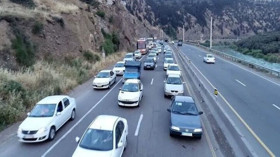 ترافیک سنگین در محورهای منتهی به شمال کشور/ تردد در مرزهای اربعینی روان است ترافیک سنگین در محورهای منتهی به شمال کشور/ تردد در مرزهای اربعینی روان است