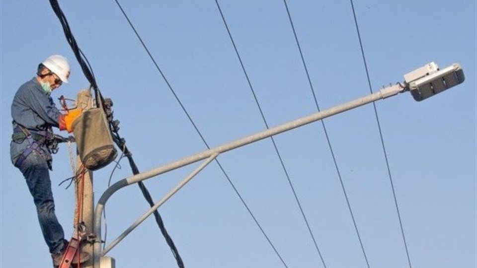 رسانه عبری: اسرائیل دچار ناترازی برق شده است رسانه عبری: اسرائیل دچار ناترازی برق شده است