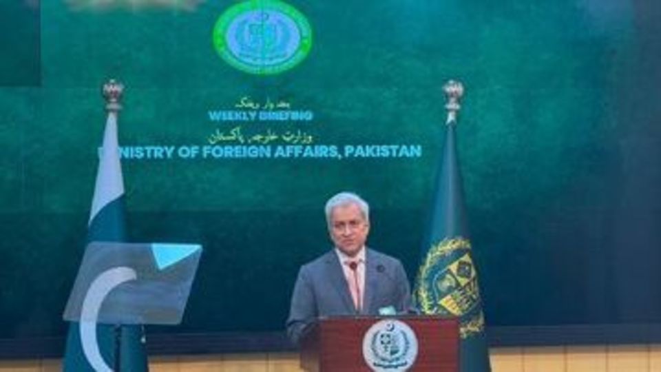 اسلامآباد: رایزنیهای دیپلماتیک درباره منطقه و تنگه هرمز ادامه دارد اسلامآباد: رایزنیهای دیپلماتیک درباره منطقه و تنگه هرمز ادامه دارد