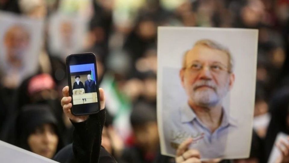 شهید لاریجانی برای بازگشت مجریان و هنرمندان به صداوسیما پیگیر بود شهید لاریجانی برای بازگشت مجریان و هنرمندان به صداوسیما پیگیر بود