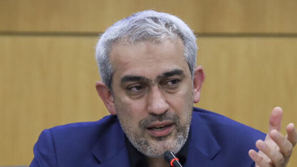 وزیر اقتصاد: افزایش رقم کالابرگ به زودی انجام میشود وزیر اقتصاد: افزایش رقم کالابرگ به زودی انجام میشود
