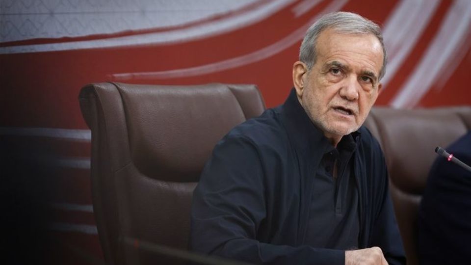 پزشکیان: جامعه امروز بیش از هر زمان به همدلی و اخلاق قرآنی نیاز دارد پزشکیان: جامعه امروز بیش از هر زمان به همدلی و اخلاق قرآنی نیاز دارد