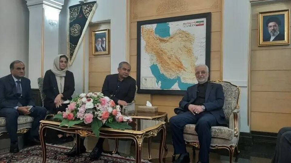 وزیر کشور پاکستان با استقبال مومنی وارد تهران شد وزیر کشور پاکستان با استقبال مومنی وارد تهران شد