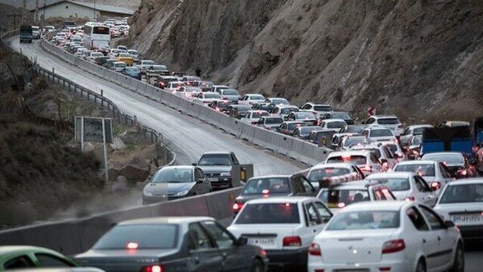 ترافیک نیمهسنگین در محورهای شمالی/ محدودیت تردد در جاده چالوس و آزادراه تهران- شمال ترافیک نیمهسنگین در محورهای شمالی/ محدودیت تردد در جاده چالوس و آزادراه تهران- شمال