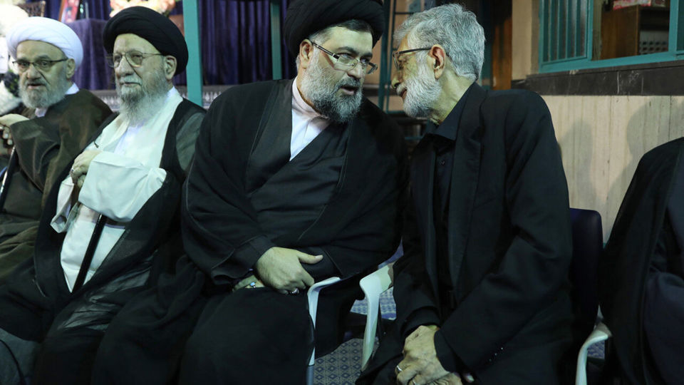 سید حسن در آغوش حدادعادل/ گپ و گفت ناطق نوری و حدادعادل شکار عکاسان شد
