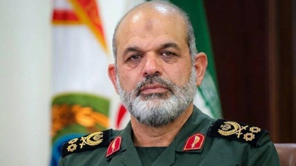 سرلشکر وحیدی: رزمندگان اسلام مسلحترین ارتش تاریخ جهان را به زانو در آوردند سرلشکر وحیدی: رزمندگان اسلام مسلحترین ارتش تاریخ جهان را به زانو در آوردند