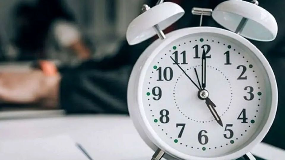 ساعت کار جدید ادارات بعد از ۱۵ شهریور تعیین خواهد شد ساعت کار جدید ادارات بعد از ۱۵ شهریور تعیین خواهد شد