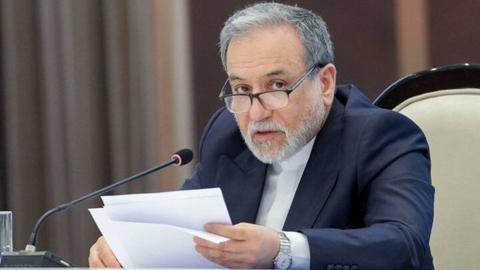 عراقچی: تهدید عملیات اقتصادی علیه ایران، برای انحراف افکار عمومی آمریکا از بحران مالی است عراقچی: تهدید عملیات اقتصادی علیه ایران، برای انحراف افکار عمومی آمریکا از بحران مالی است