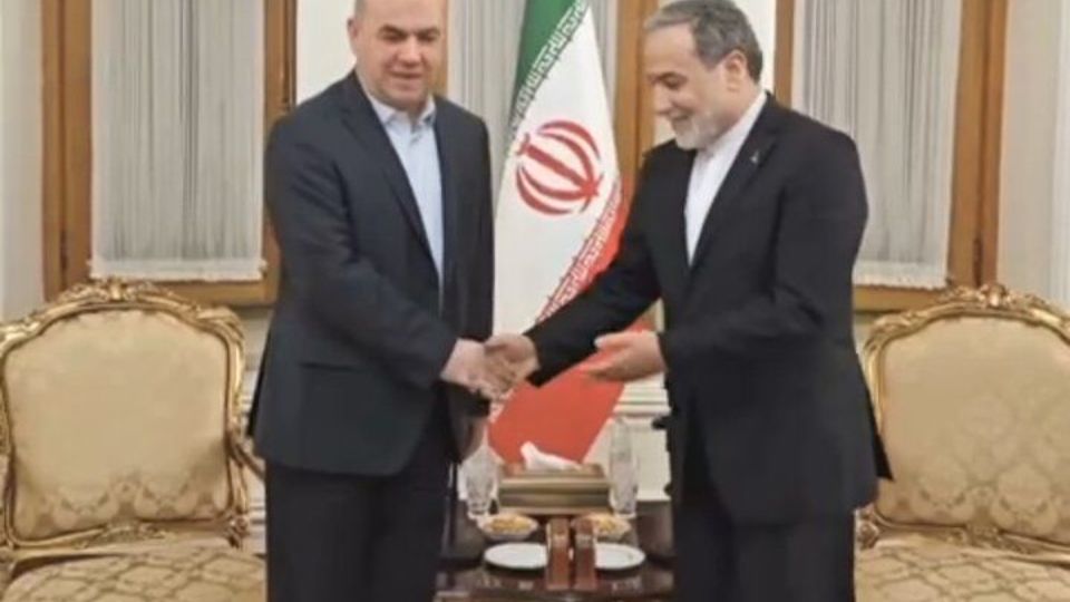 تاکید عراقچی بر حمایت همهجانبه ایران از مردم لبنان در دفاع از تمامیت سرزمینیشان تاکید عراقچی بر حمایت همهجانبه ایران از مردم لبنان در دفاع از تمامیت سرزمینیشان