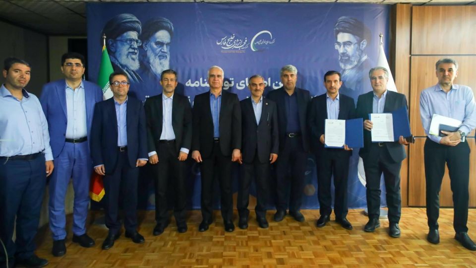 فجر انرژی در مسیر بازگشت کامل به مدار؛ دومین قرارداد بازسازی نیروگاهها به امضا رسید/ «فجر» برق اتمی را به پتروشیمی آورد فجر انرژی در مسیر بازگشت کامل به مدار؛ دومین قرارداد بازسازی نیروگاهها به امضا رسید/ «فجر» برق اتمی را به پتروشیمی آورد