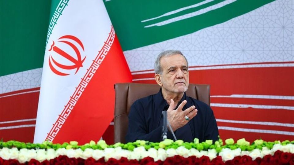 پزشکیان: برای رفع نیازهای جامعه فراتر از دیدگاههای سیاسی عمل میکنیم پزشکیان: برای رفع نیازهای جامعه فراتر از دیدگاههای سیاسی عمل میکنیم