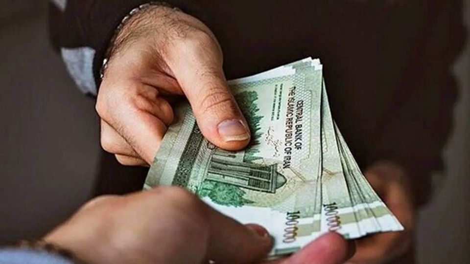 کف و سقف حقوق کارکنان دولت چقدر است؟ کف و سقف حقوق کارکنان دولت چقدر است؟