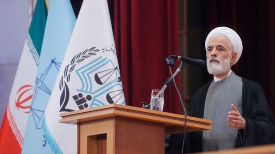 انصاری: جای تأسف است برخی هملباس من به مذاکرهکنندگان تهمت میزنند انصاری: جای تأسف است برخی هملباس من به مذاکرهکنندگان تهمت میزنند