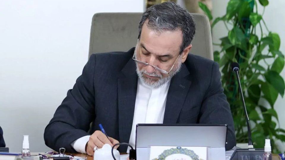 عراقچی: داغ میناب، زخم ابدی بر جان ایران است عراقچی: داغ میناب، زخم ابدی بر جان ایران است