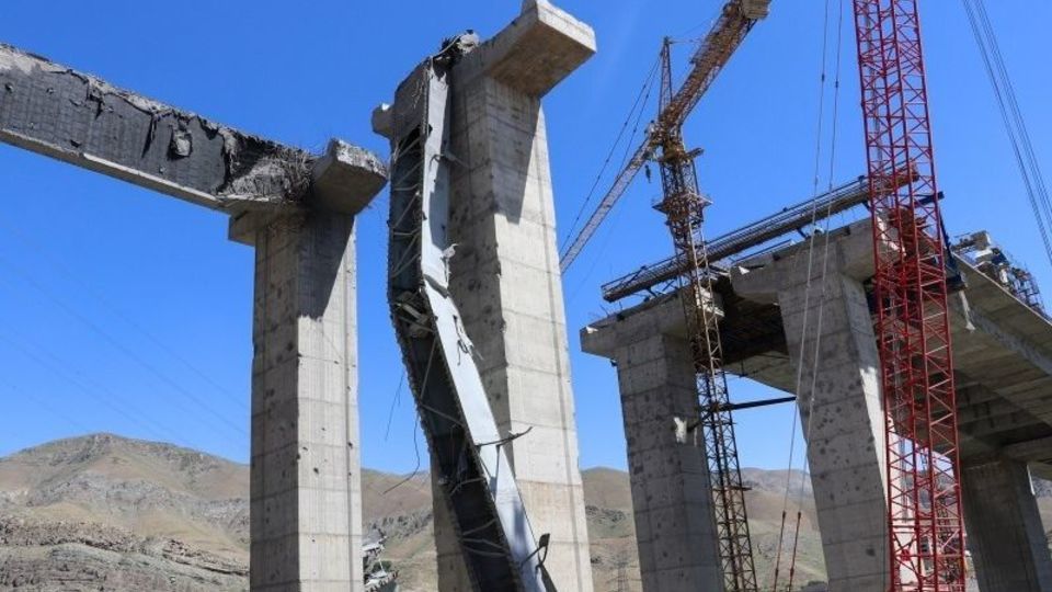 آغاز عملیات بازسازی پل B۱ تا یکماه آینده/ برآورد هزینه ۳۰۰۰ میلیاردی آغاز عملیات بازسازی پل B۱ تا یکماه آینده/ برآورد هزینه ۳۰۰۰ میلیاردی