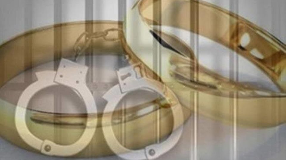 سرقت ۲ میلیارد تومانی خواستگار قلابی با آبمیوه مسموم سرقت ۲ میلیارد تومانی خواستگار قلابی با آبمیوه مسموم